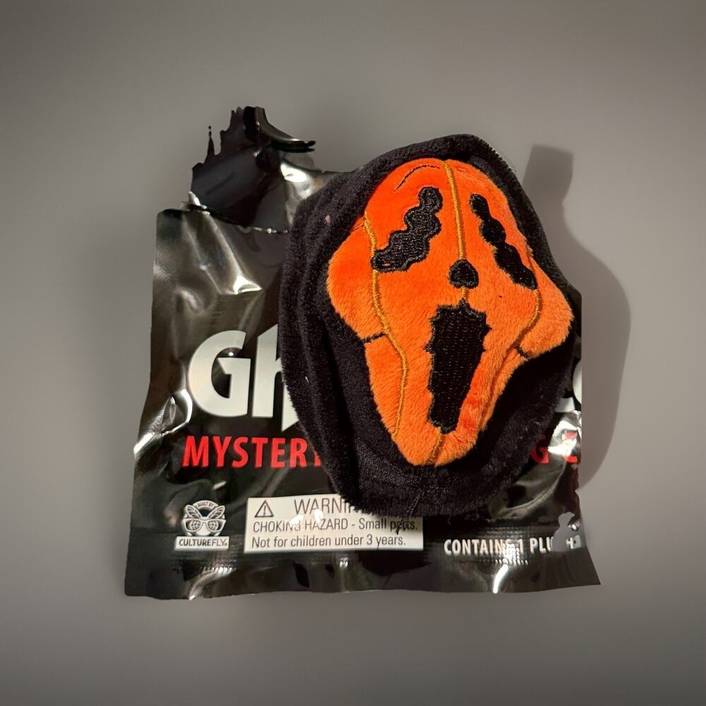 🔥Culturefly Ghost face Mystery Plush Bag Clip BNWT🔥